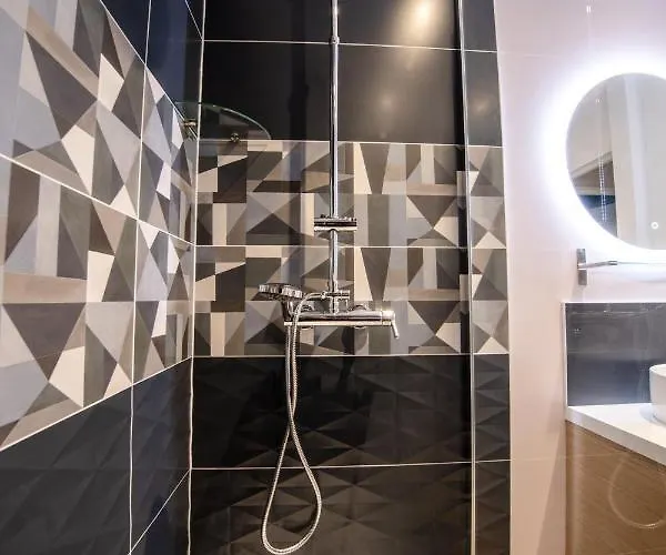 Le Petit Panam - Prive De 45 M2 - 2 A 4 Personnes - Parking Prive 梅斯